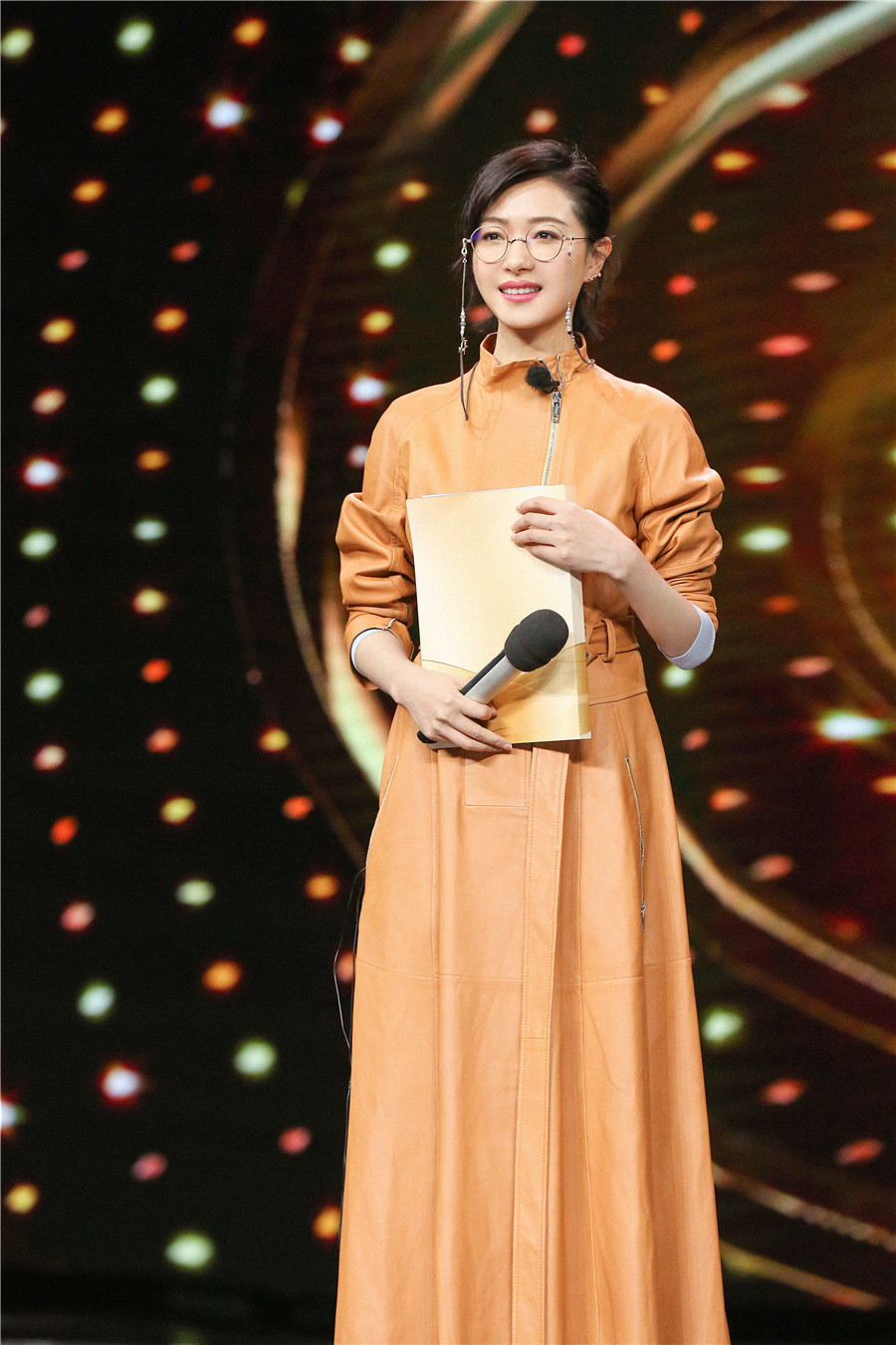 《声临其境》声音复活战来袭 万茜喻恩泰较量