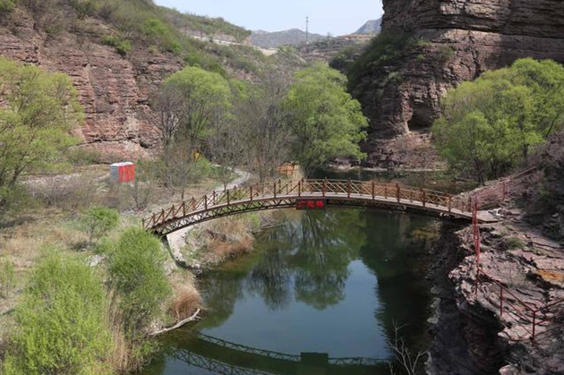 平顺县赤壁悬流景区图片