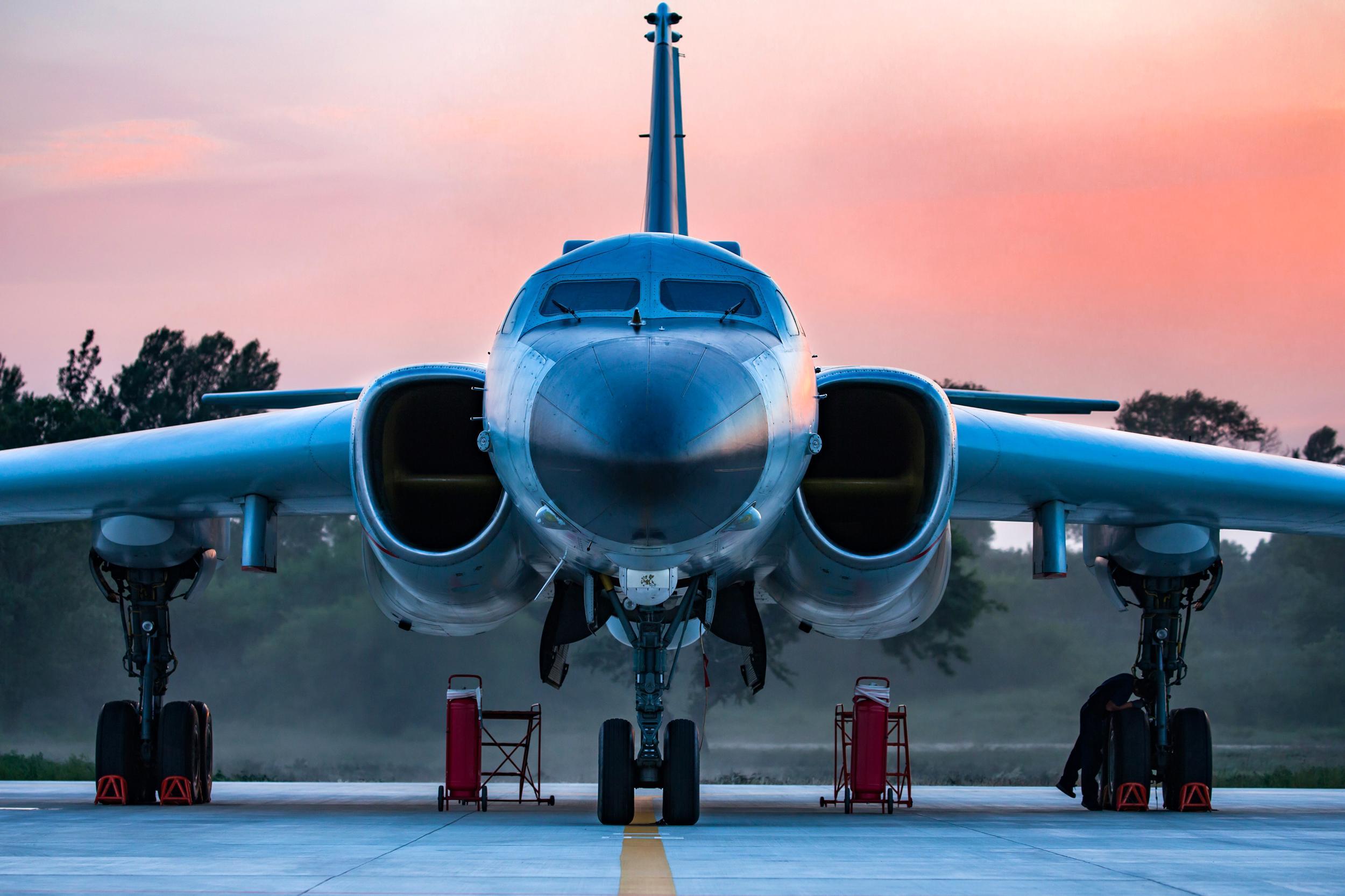 两伊战争时伊拉克的战机,中国歼7轰六上榜!