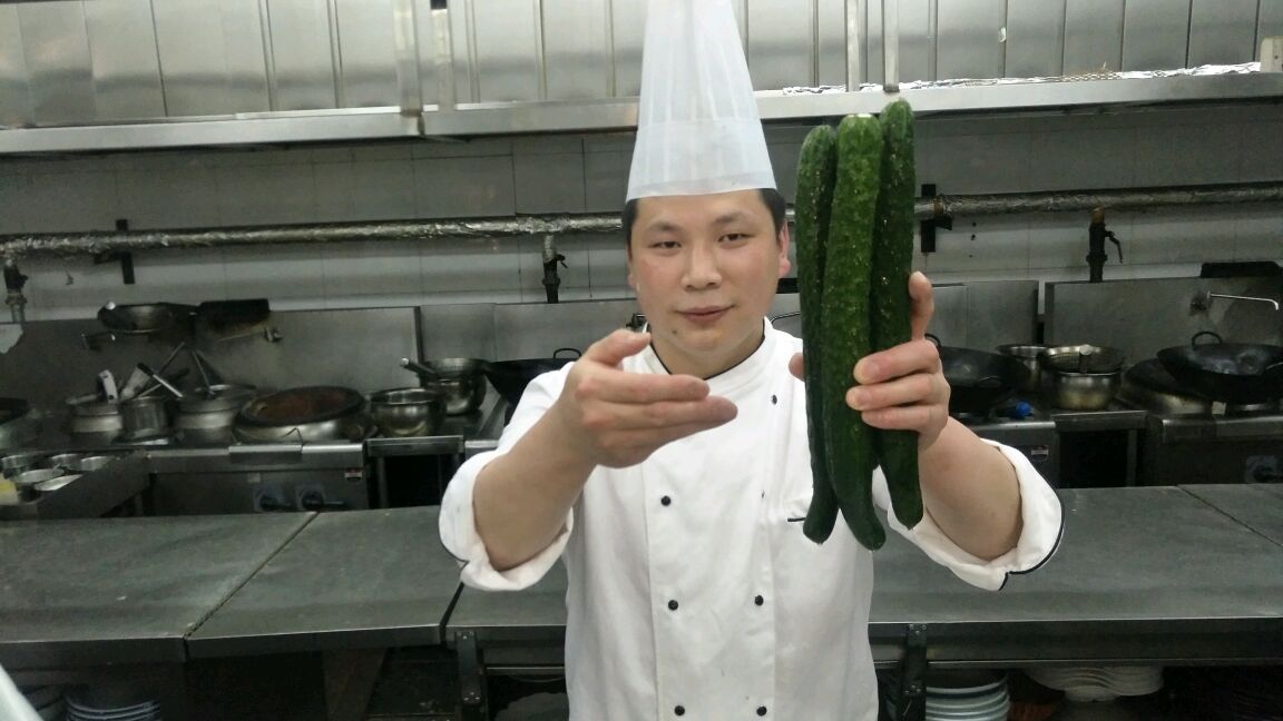 酒店大厨教你一道小凉菜:“爽口瓜条”的做法,好看标兵创作挑战