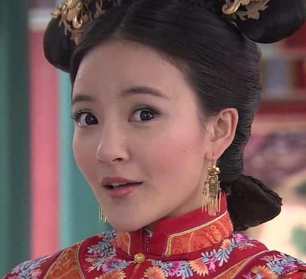 她抑郁自杀并非是羡慕张馨予或记恨张檬,而是被她粉丝逼的?