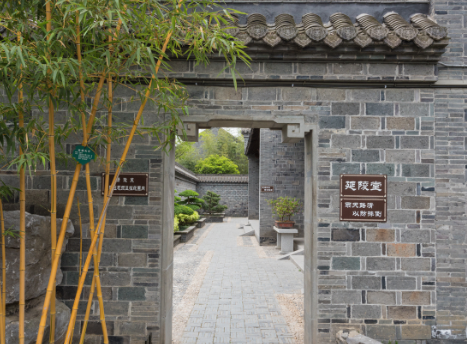 清朝最伟大小说家,写了《儒林外史》,故居变成景点