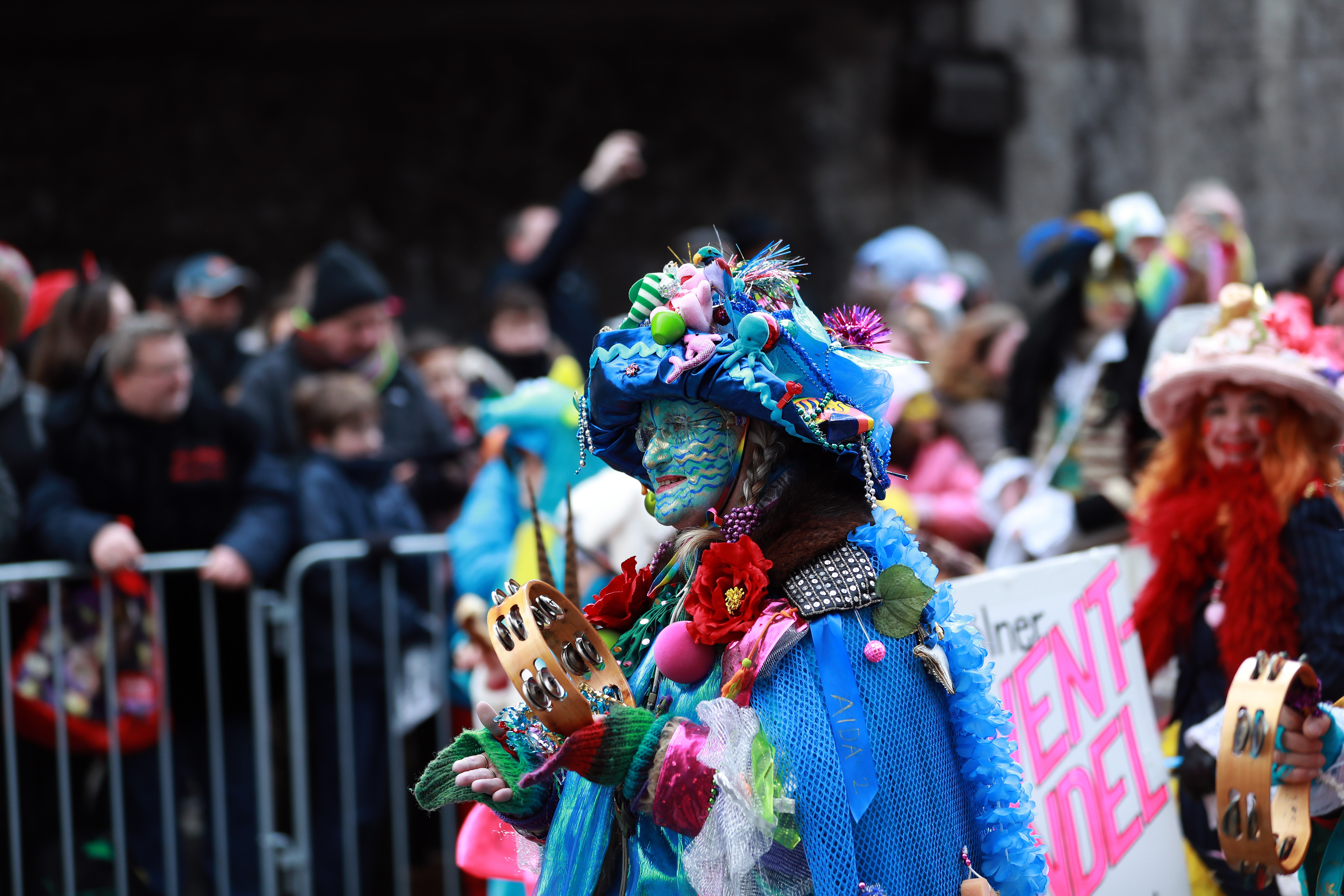 (国际)(4)科隆狂欢节上演"玫瑰星期一"大游行