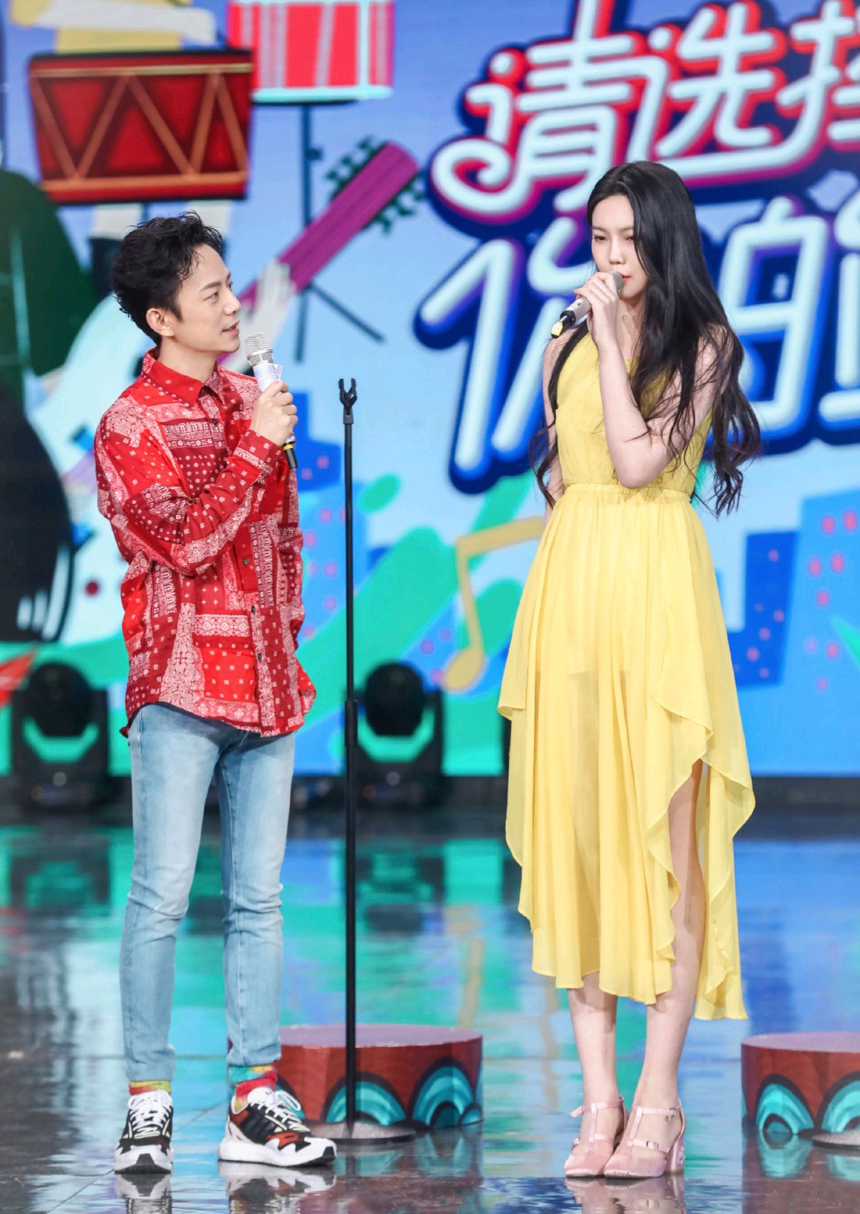 快本重现淡黄的长裙蓬松的头发本尊后大片又迎来了李熙凝