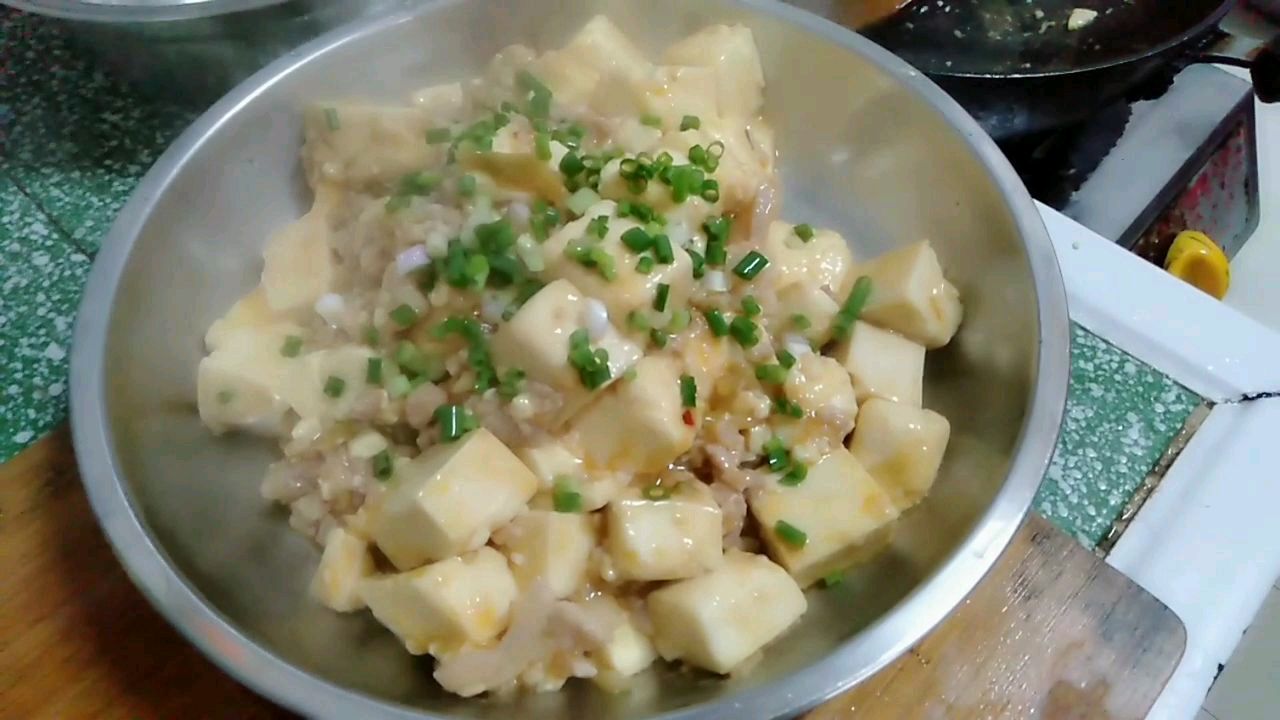肉沫榨菜煮豆腐,开胃菜,今晚估计一锅饭都不够吃