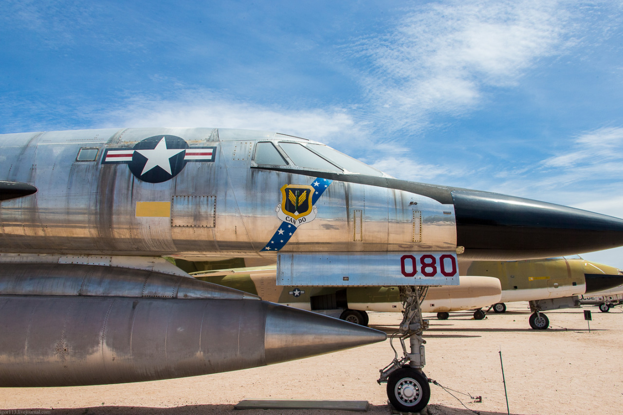 b-58轟炸機由美國康維爾公司為美國空軍研製,1952年11月美空軍選中