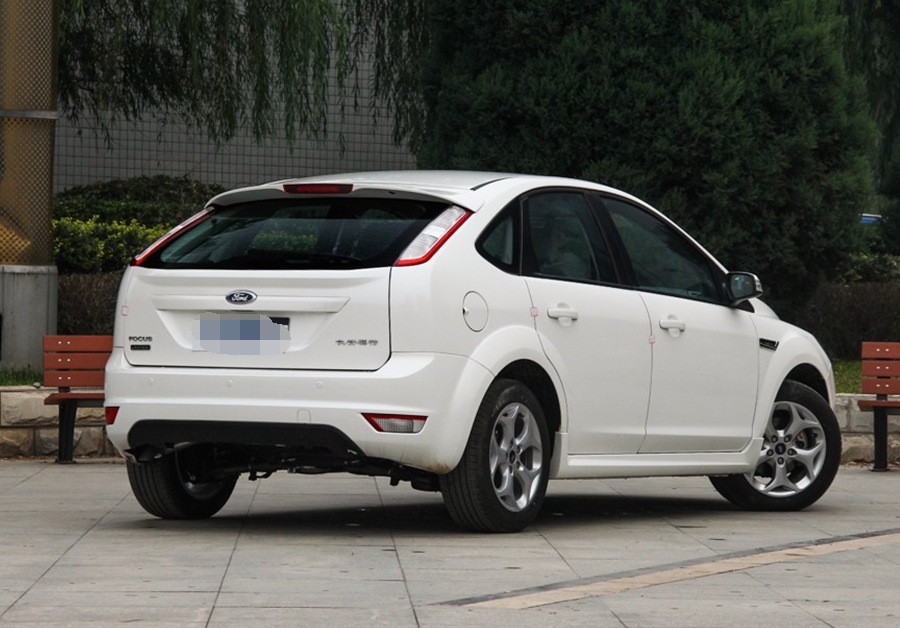 非常优美大气的经典福克斯两厢,不缺运动感,十分的具有杀伤力