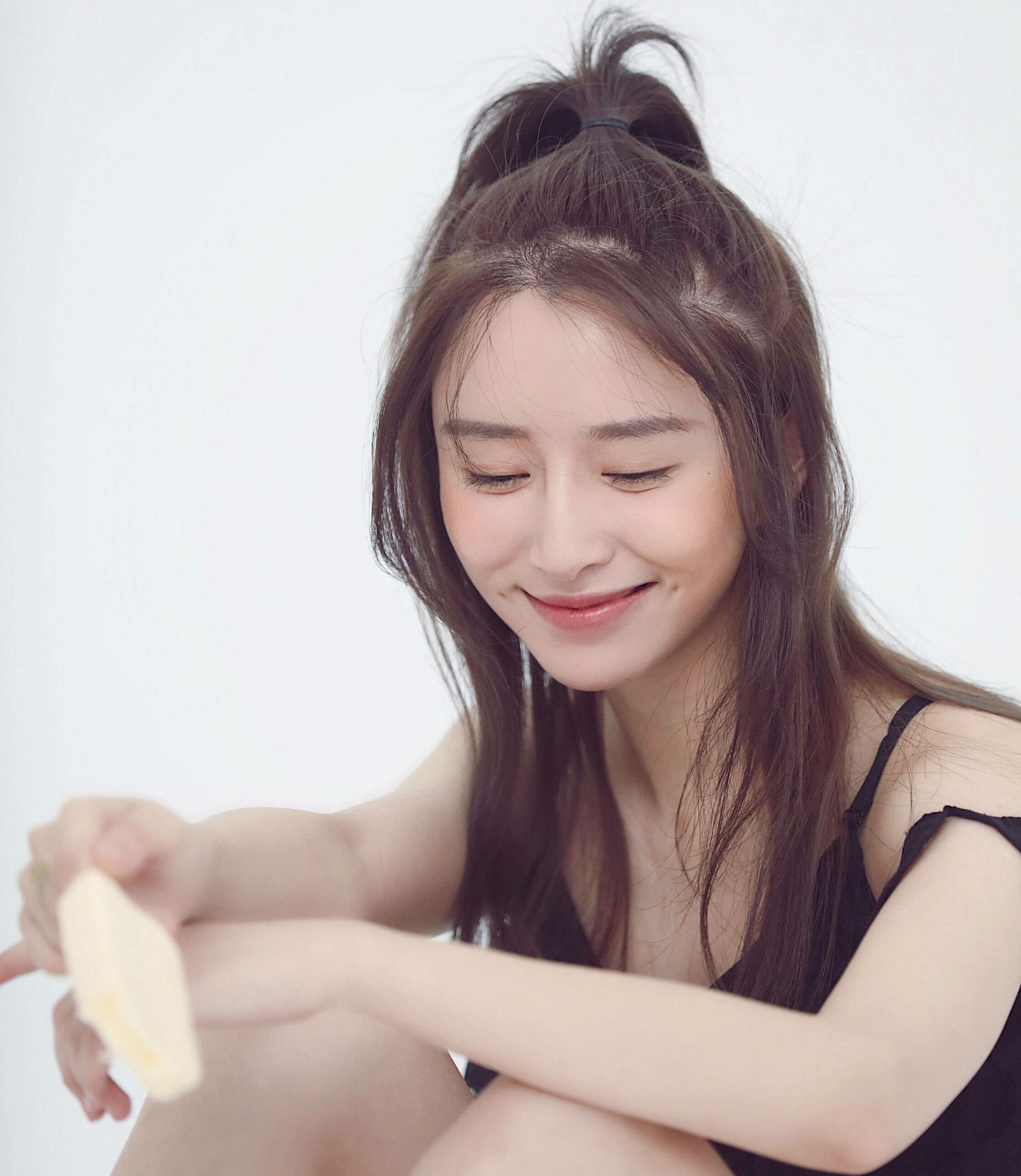 吴雨桐被爆入室盗窃,网友:自毁前程!