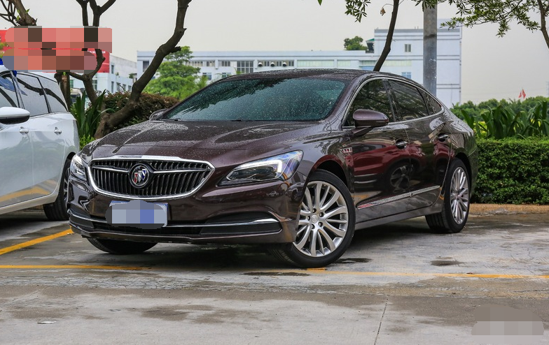 别克君越,外观高端大气,整体设计神秘,车型显得沉稳