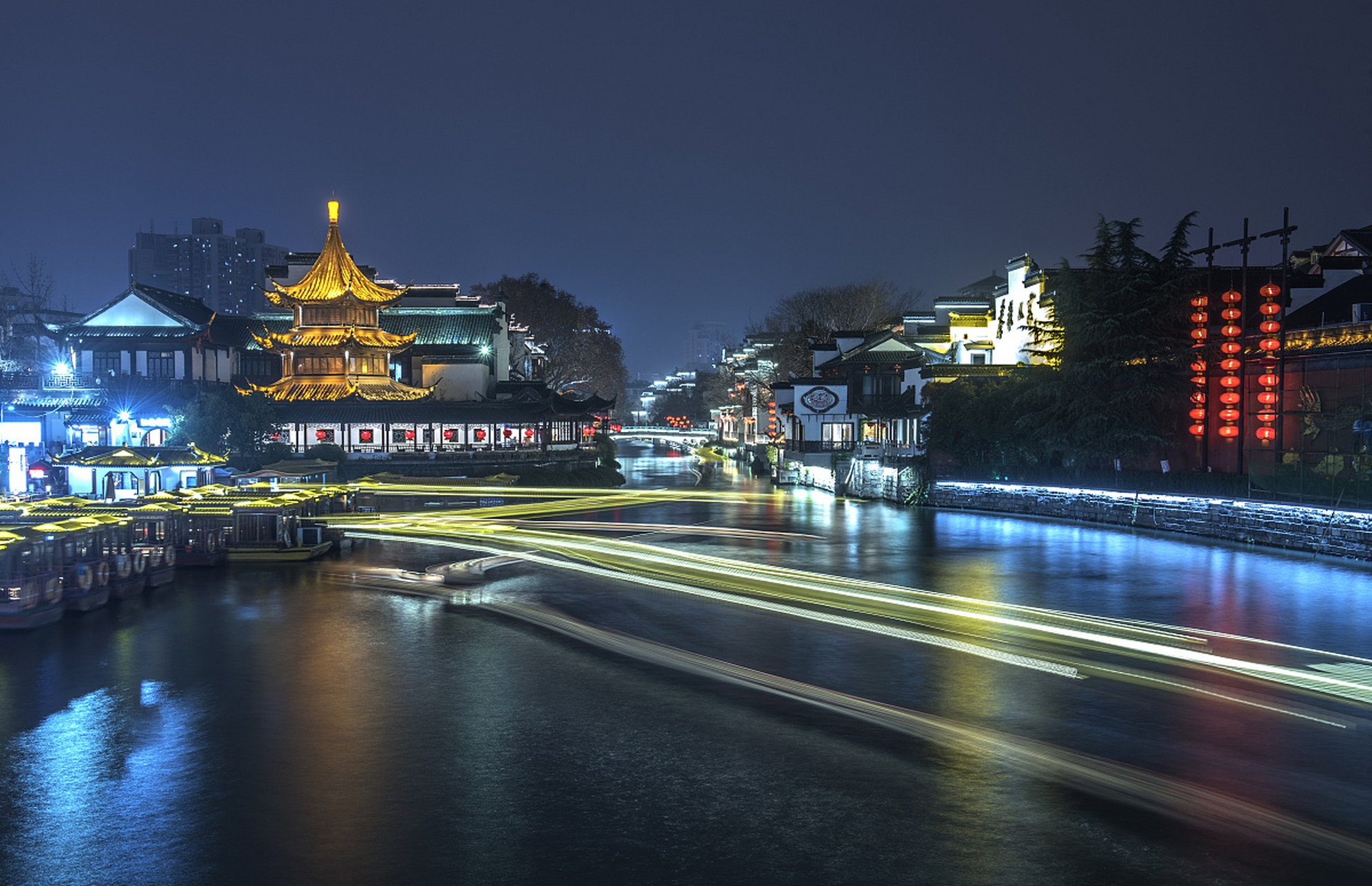 南京秦淮河畔:古都夜色的流光溢彩  91南京,这座历史悠久的古都,总