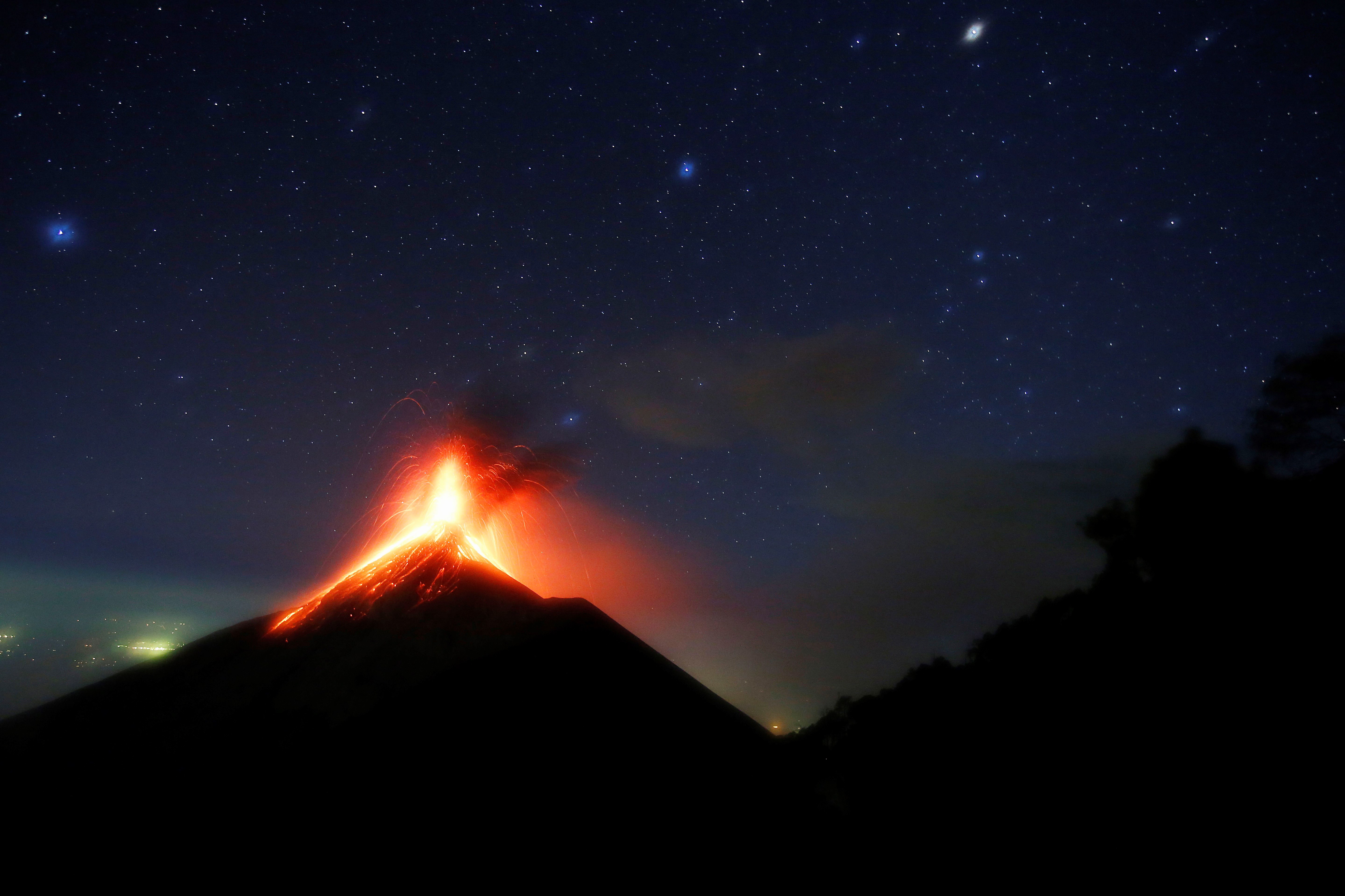 桑福德火山图片