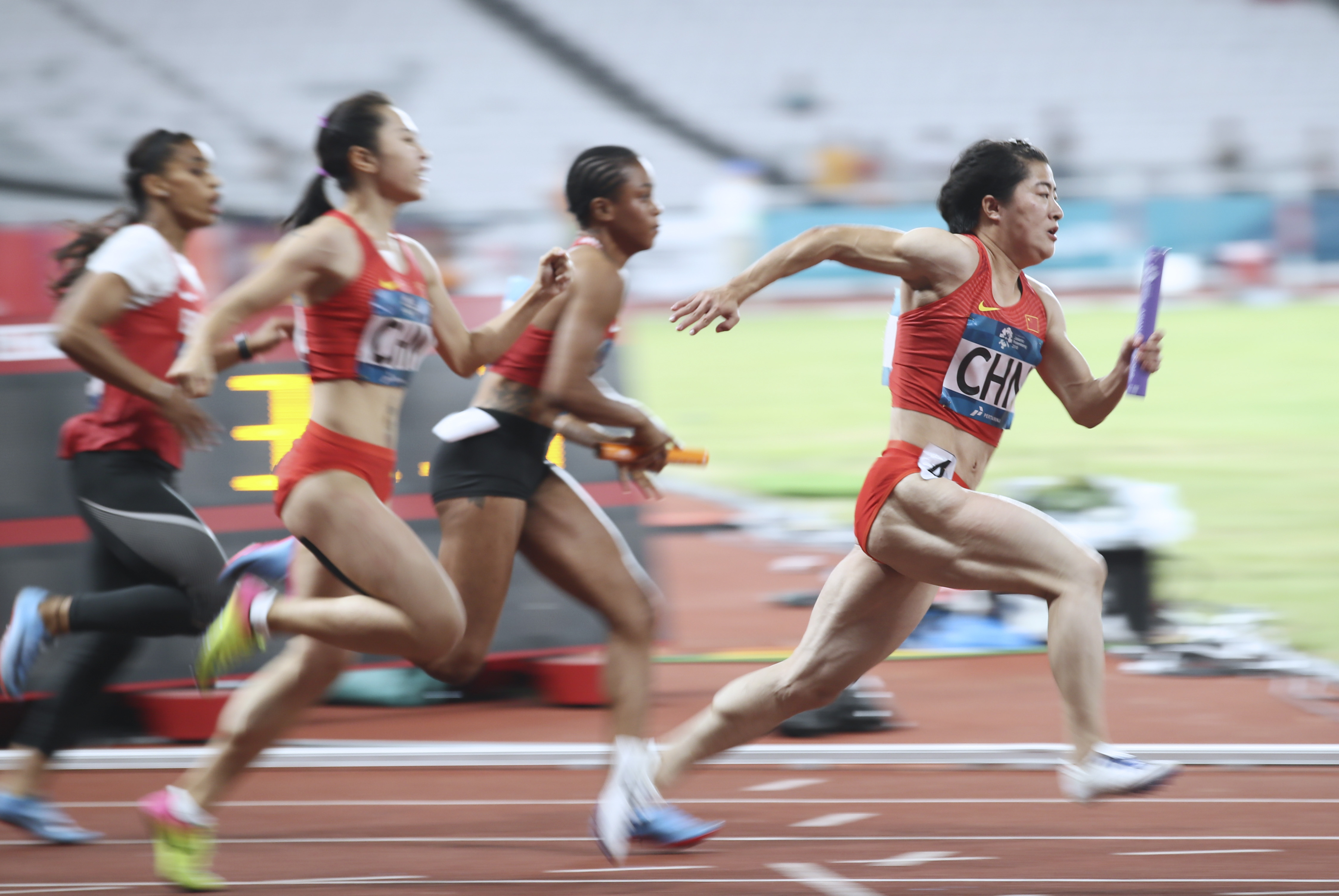 田径——女子4x100米接力决赛赛况(20)