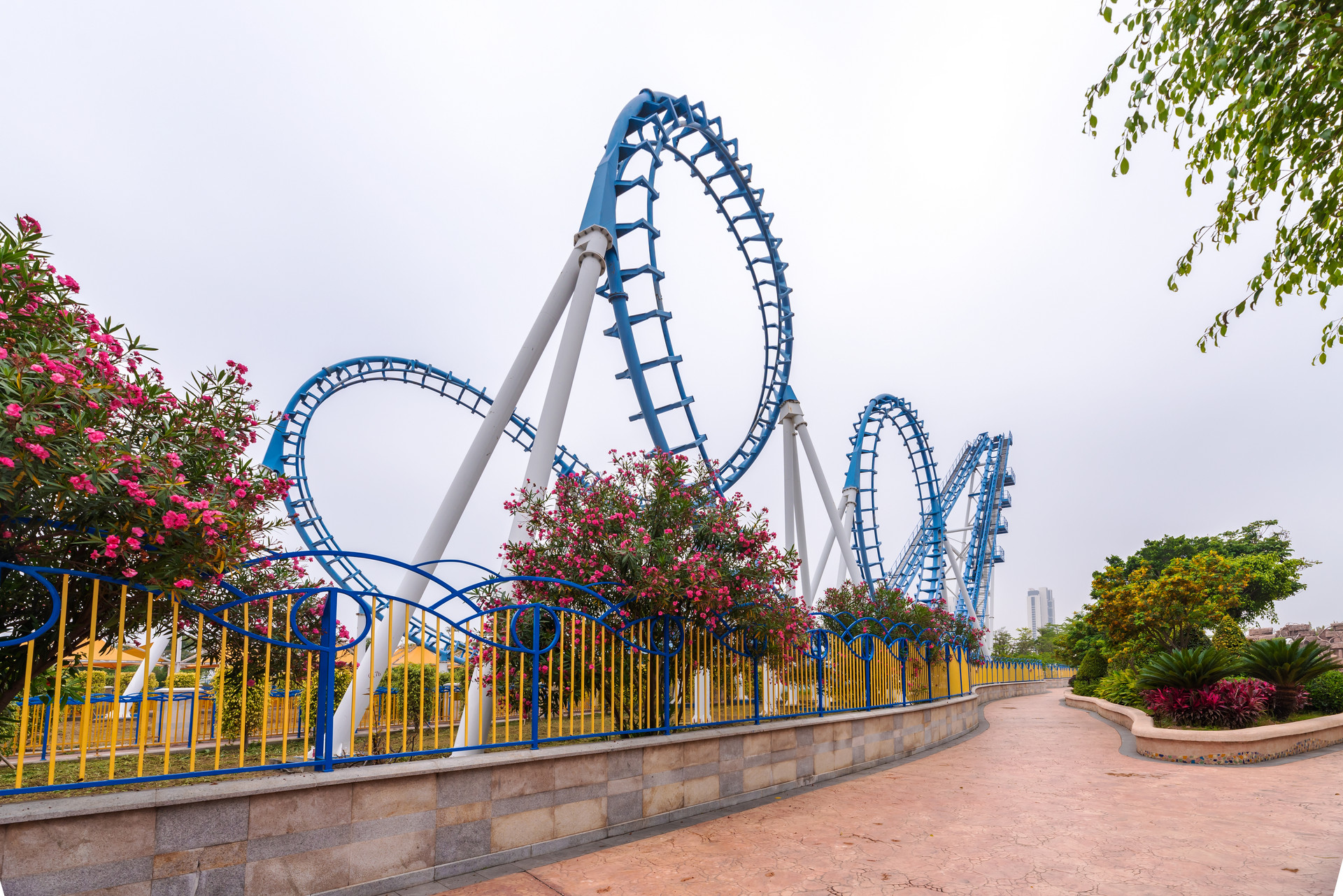 假期带孩子出门,安全第一!5种游乐设施,家长最好不要让孩子玩