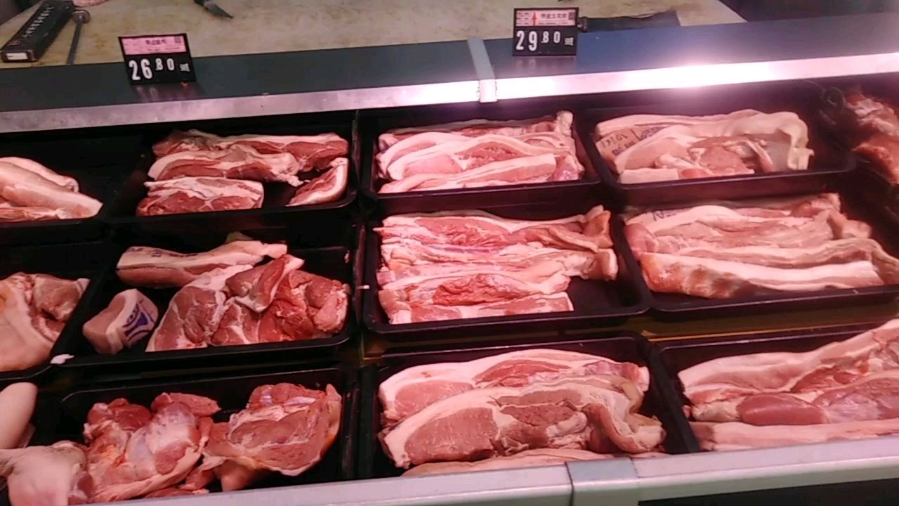 听说郑州猪肉大降价,我要买五斤弥补自己的胃,随便看下商场现状