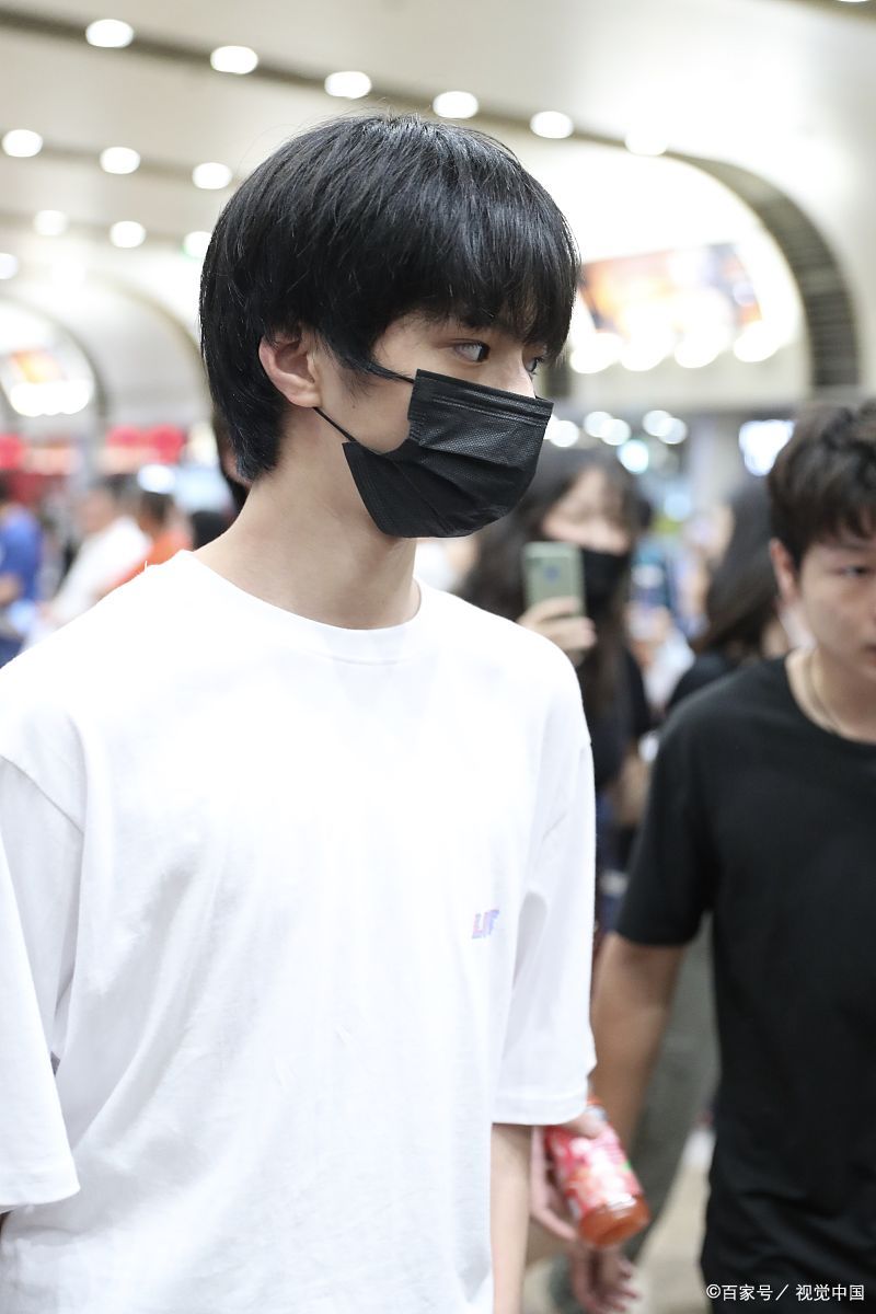 tnt时代少年团机场照