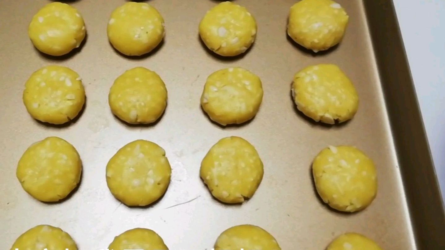 不加泡打粉的小小酥,浓郁的花生香味,好吃的根本停不下来