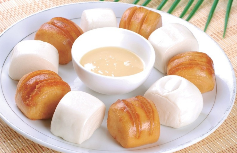金银馒头,一道美味的传统名点,喜欢和朋友去尝尝吧