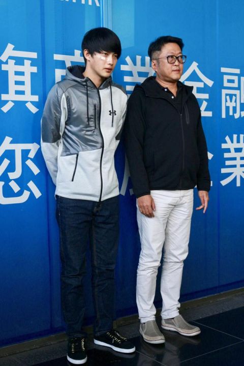 张庭瑚为酒驾致歉 经纪公司回应隐瞒原因