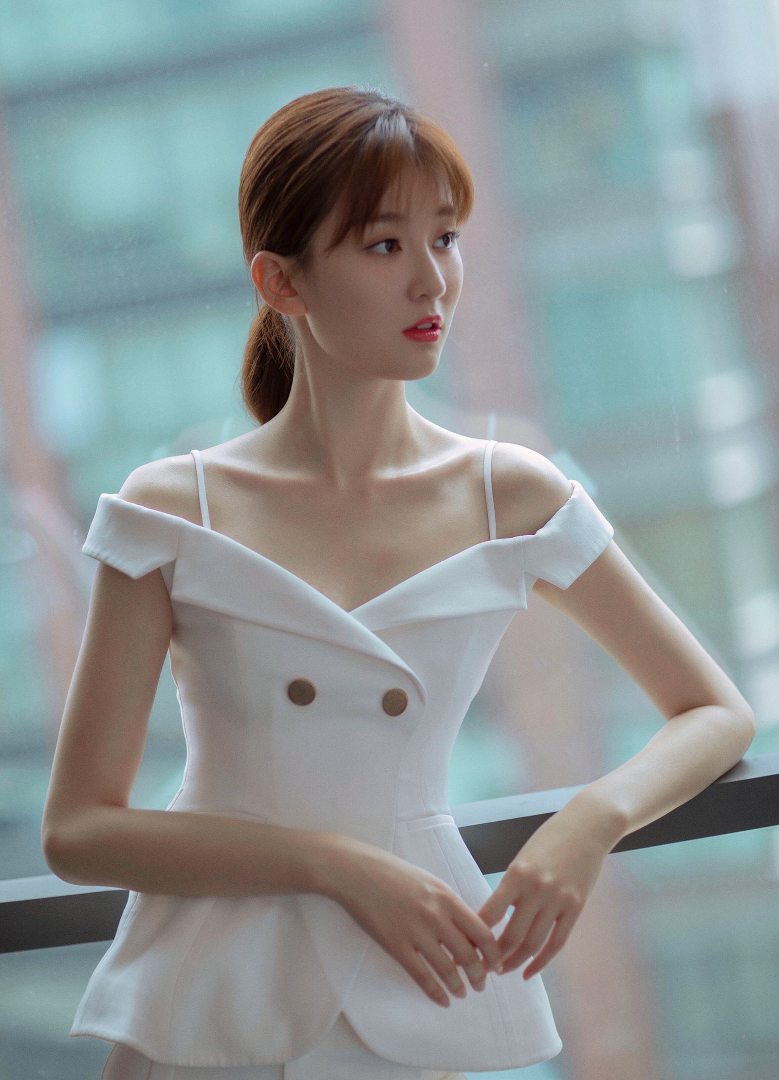 5位93年出生的女星,2位已当妈!网友:这是"孩子"带孩子吗?