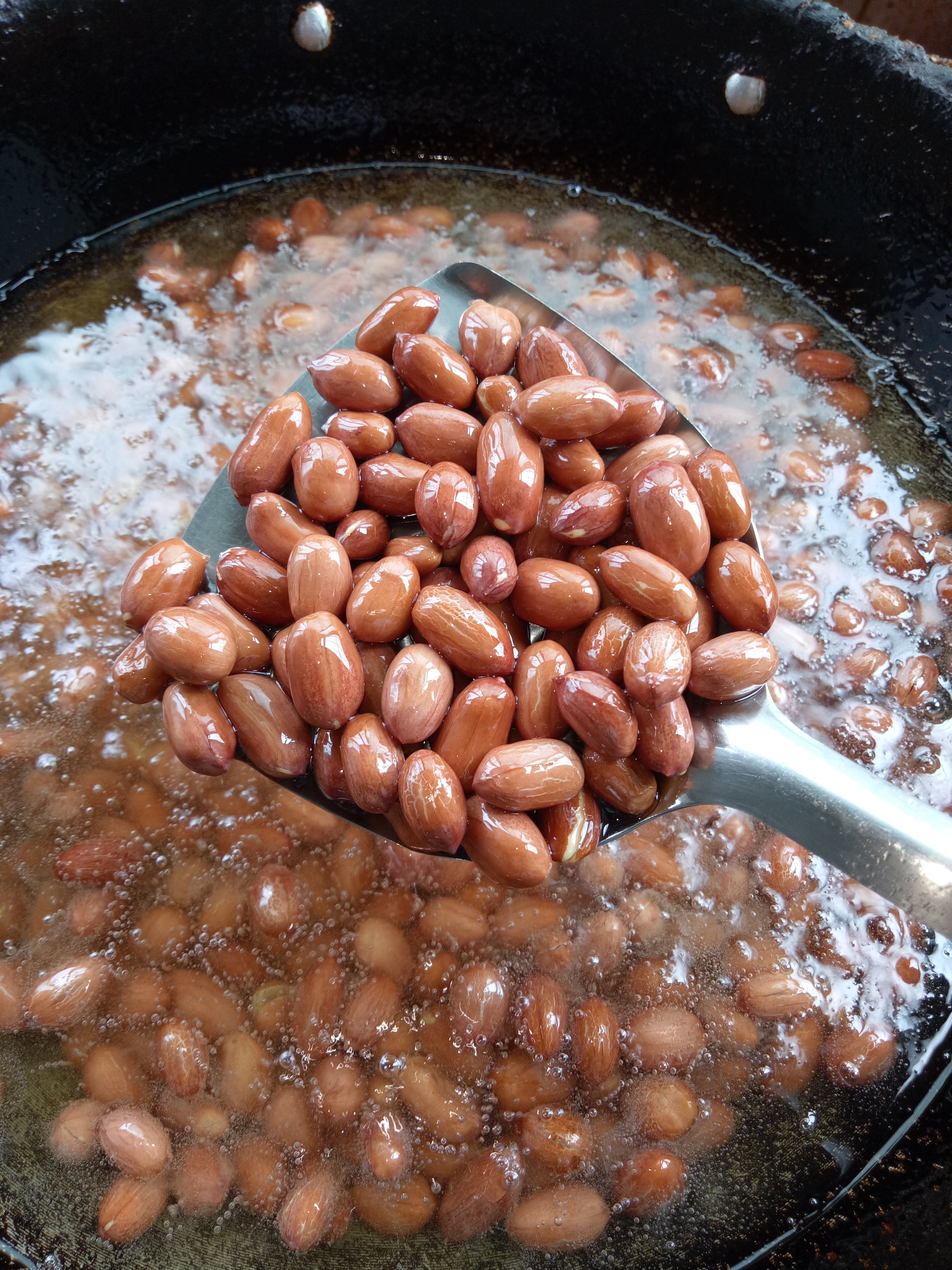 油炸花生米,只加白酒还不够,记得多加这一步,出锅更酥脆不回潮