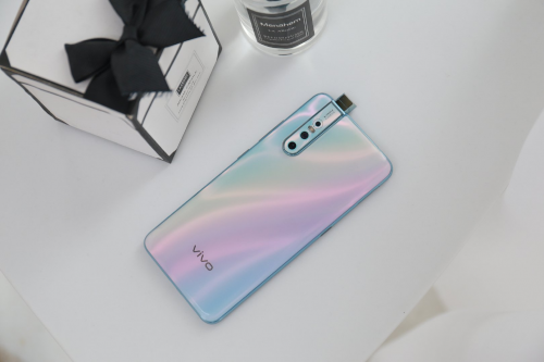 vivos1pro和华为nova5的外观游戏对比,还是前者能打