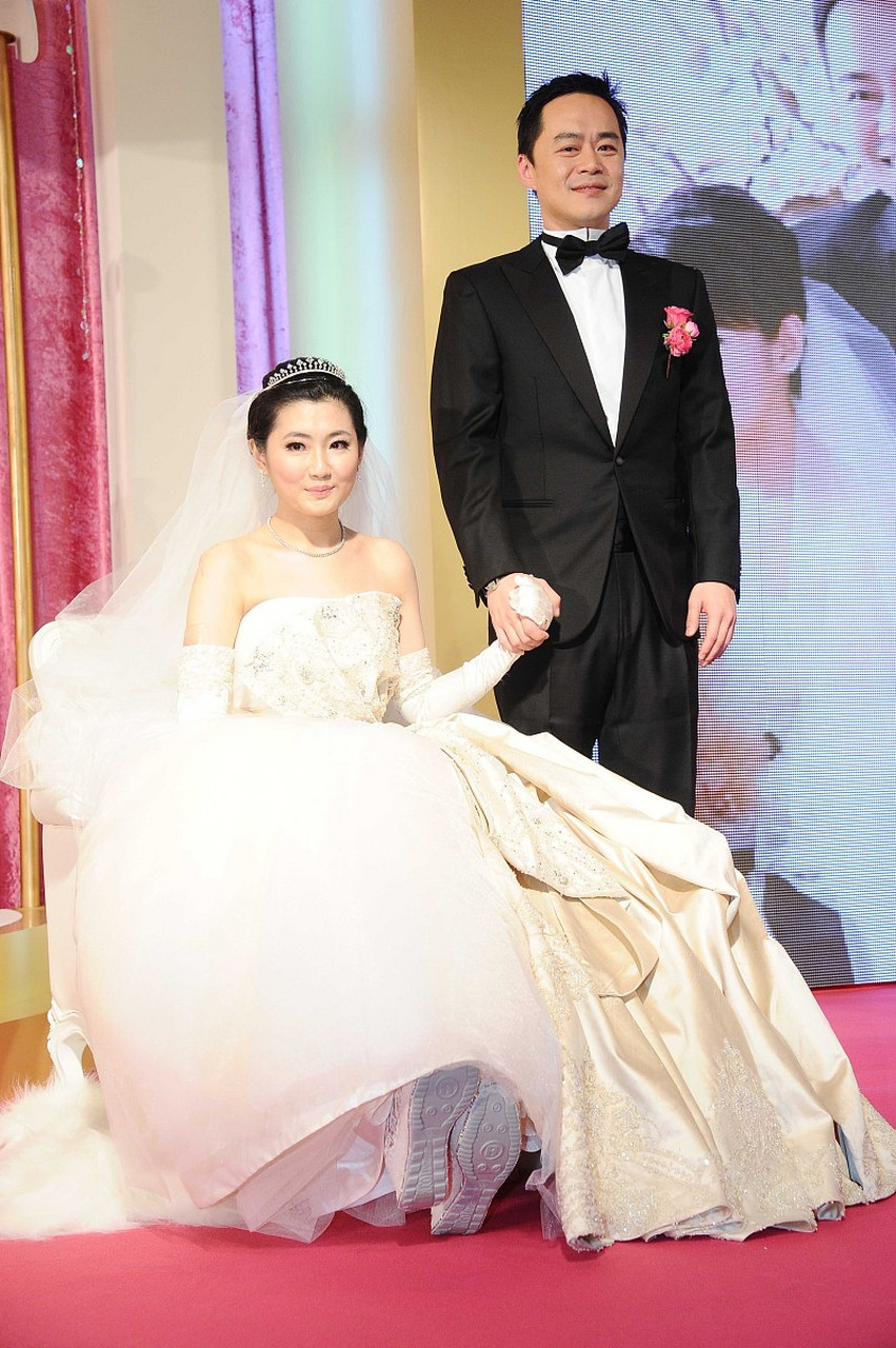 没想到婚后张承中说"看到她的大腿就想吐!