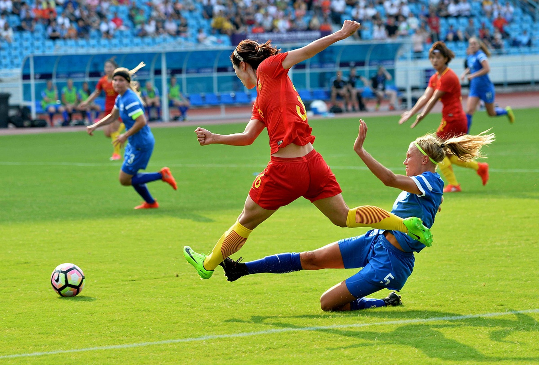 足球足球宝贝比赛足球宝贝串词报幕词