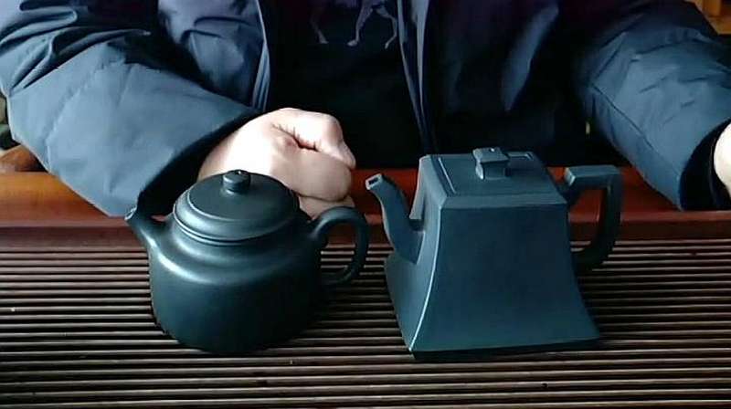 紫砂壶冷知识:在市面上经常会见到黑色的壶,都是真的紫砂壶吗?,文化历史,文化艺术,好看视频