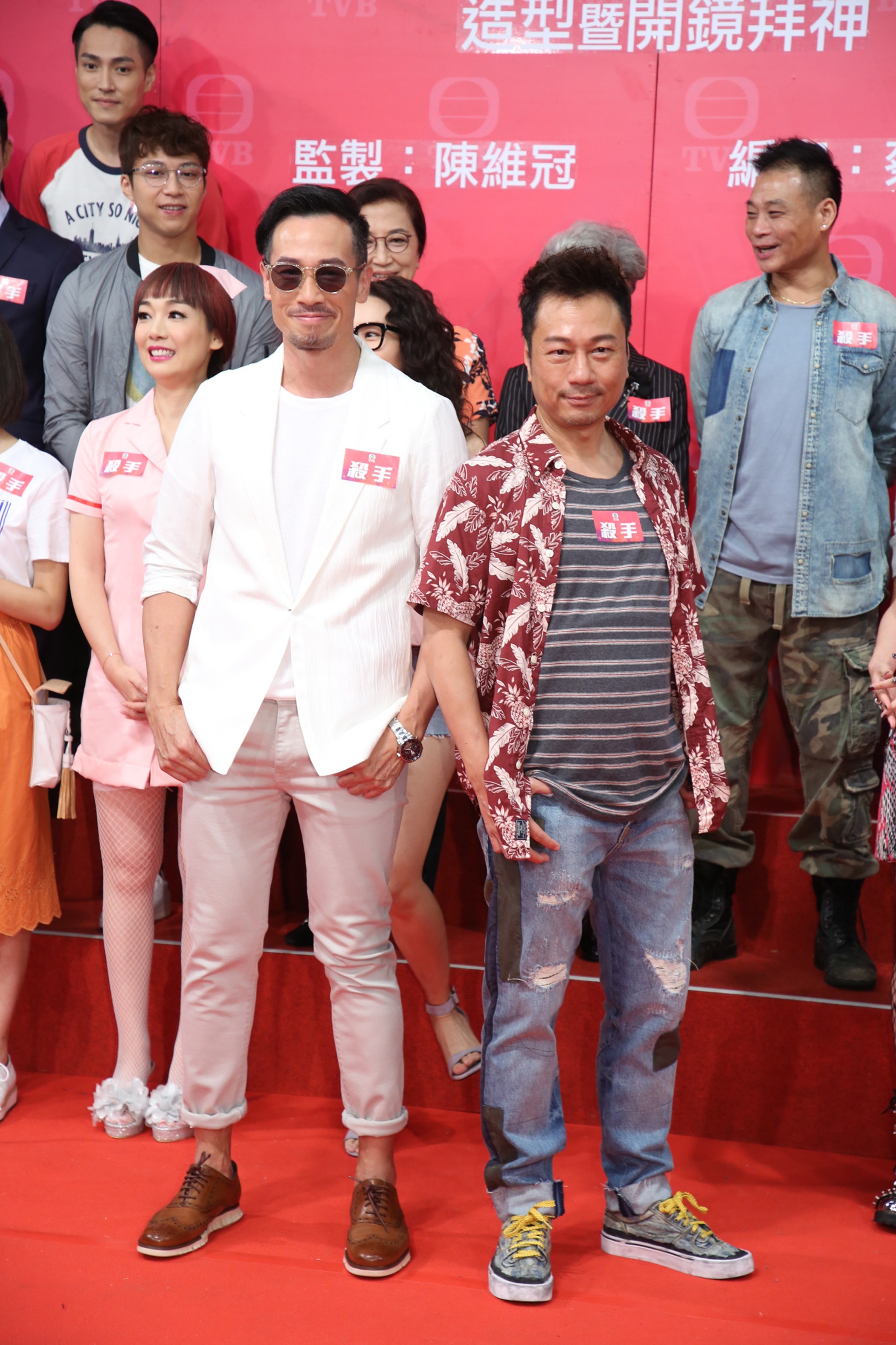 tvb新剧《杀手》开镜拜神黎耀祥搭档江美仪陈豪与李佳芯组cp