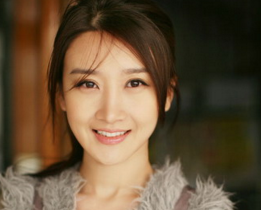 姓"谭"最美5位女星,谭维维垫底,谭松韵第2,第1符合传统审美