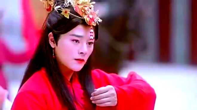 美女扮男装遇上男扮女装的帅哥,结果二人还结婚了,真辣眼睛