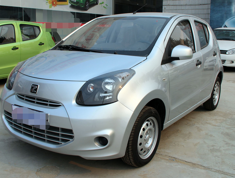 众泰z100 1.0l 标准型,颜值非常的在线,给人满满的驾驶欲望