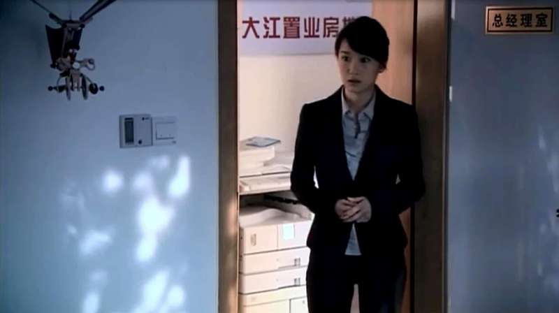 蜗居:海藻走到陈寺福办公室门口,还敲了敲门,原来是为了这事!,影视,爱情,好看视频