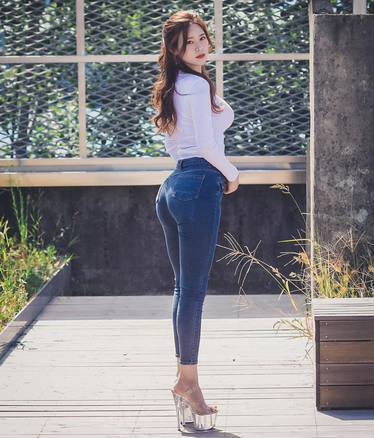 集高贵时尚于一身的牛仔裤,微胖女生也能穿出女神范!