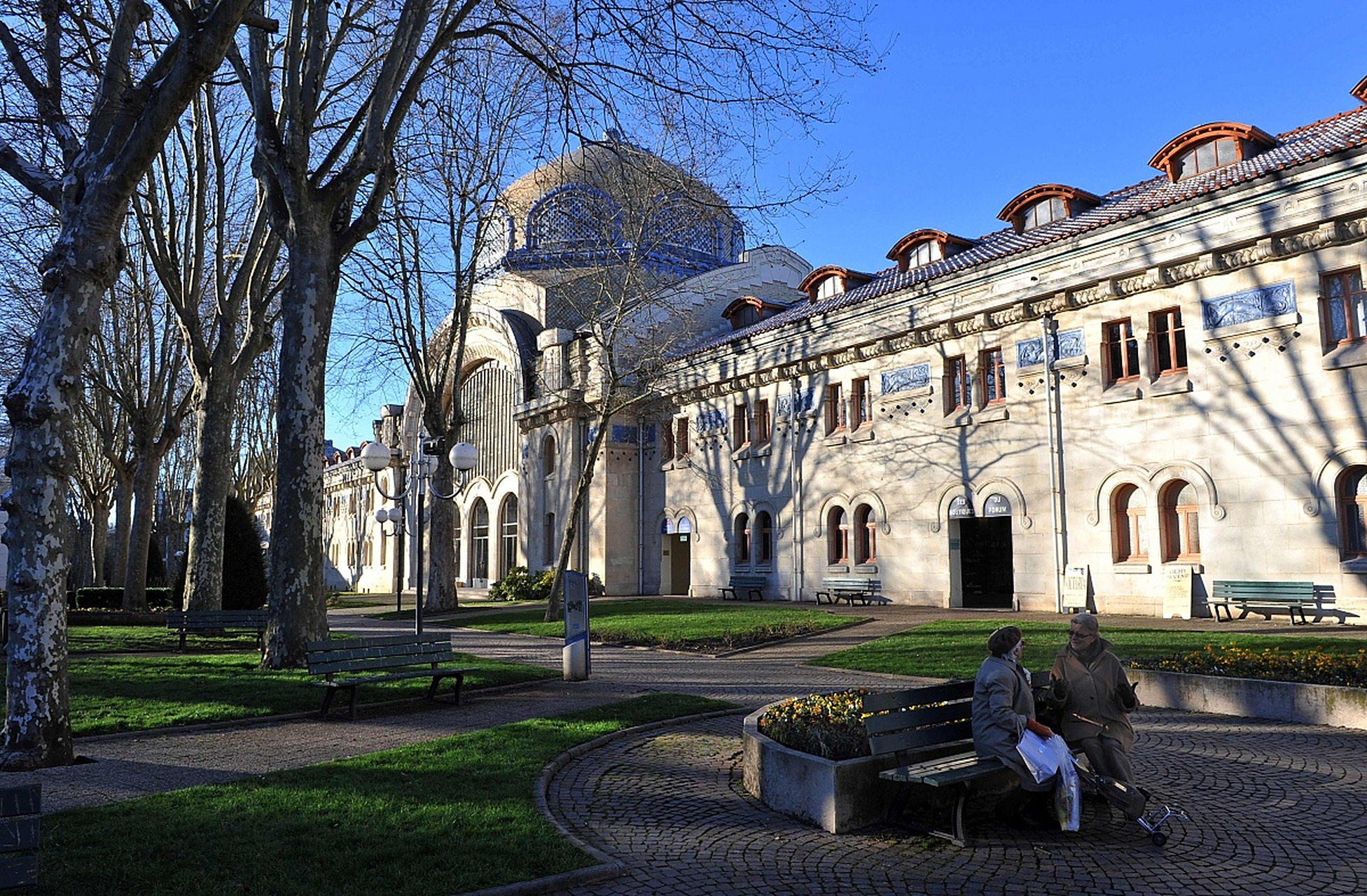 哥伦比亚大学以其卓越的学术水平和全球视野而著称,其法学,商学等