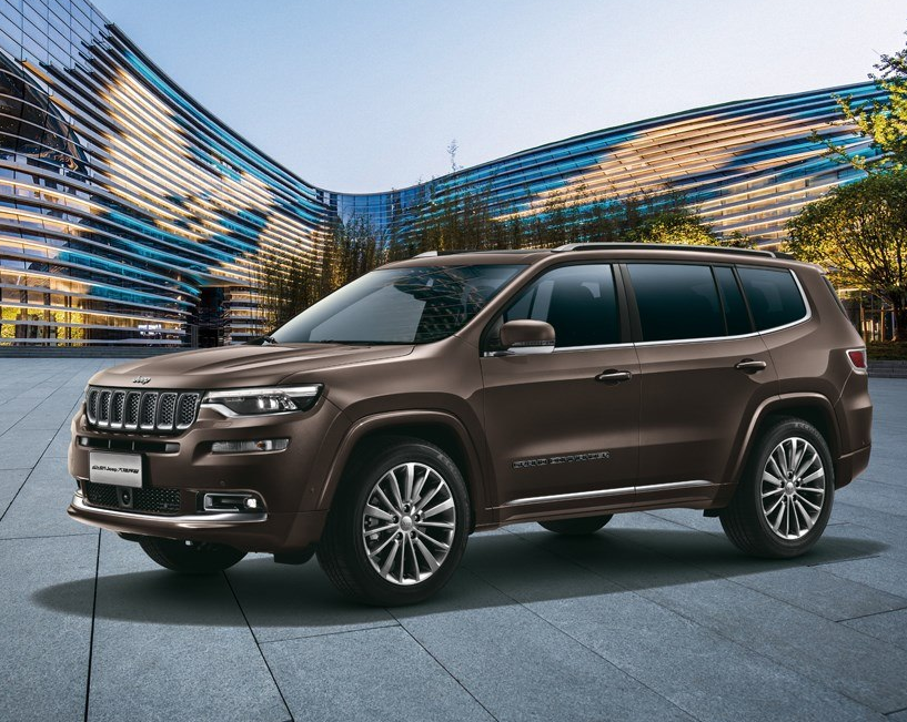 jeep大指挥官:车身圆润厚实,非常的有范