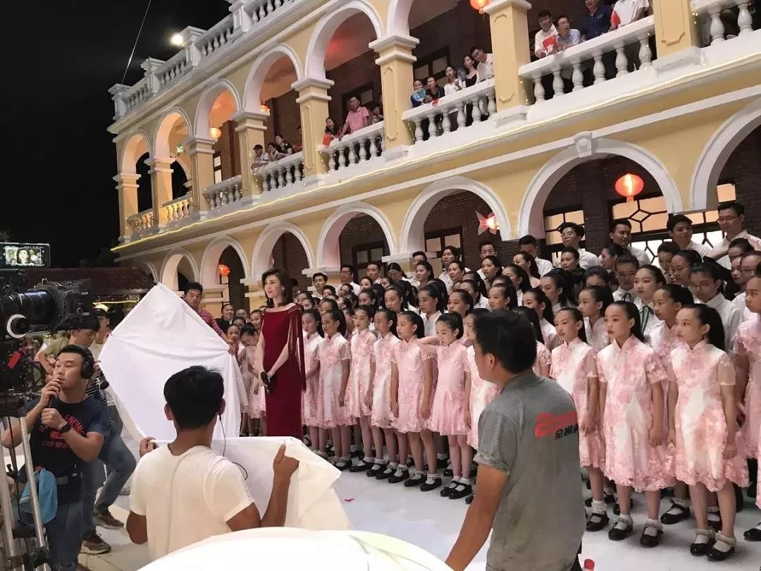 南海桂江小学合唱团亮相央视中秋晚会,天籁之音太动听!