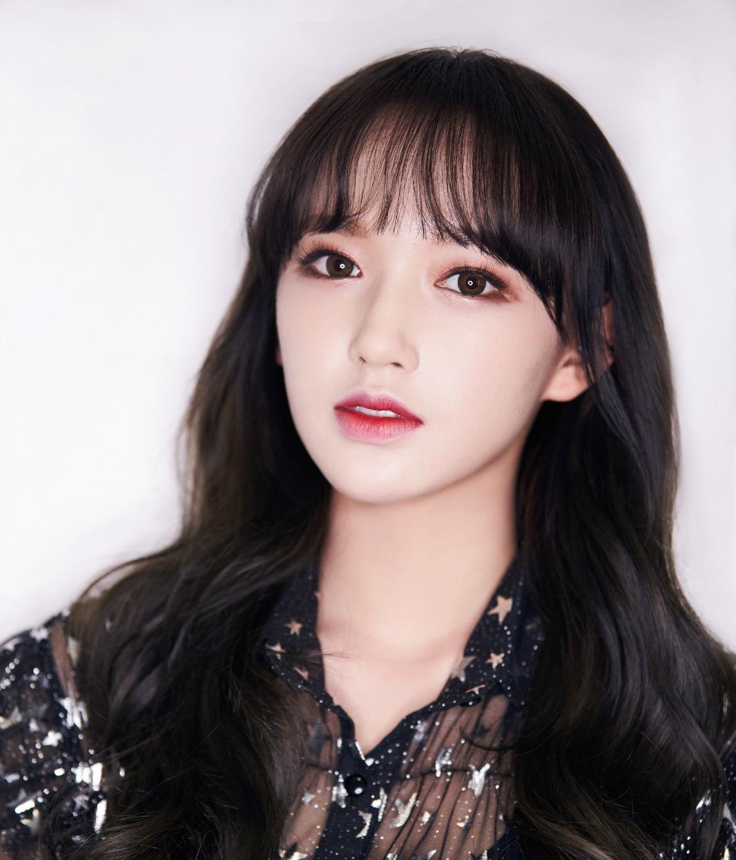 有一种"证件照"叫程潇,褪去浓妆后,网友:是恋爱的感觉!