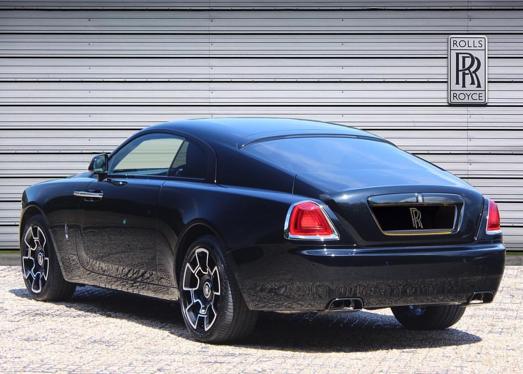 全新劳斯莱斯魅影black badge版