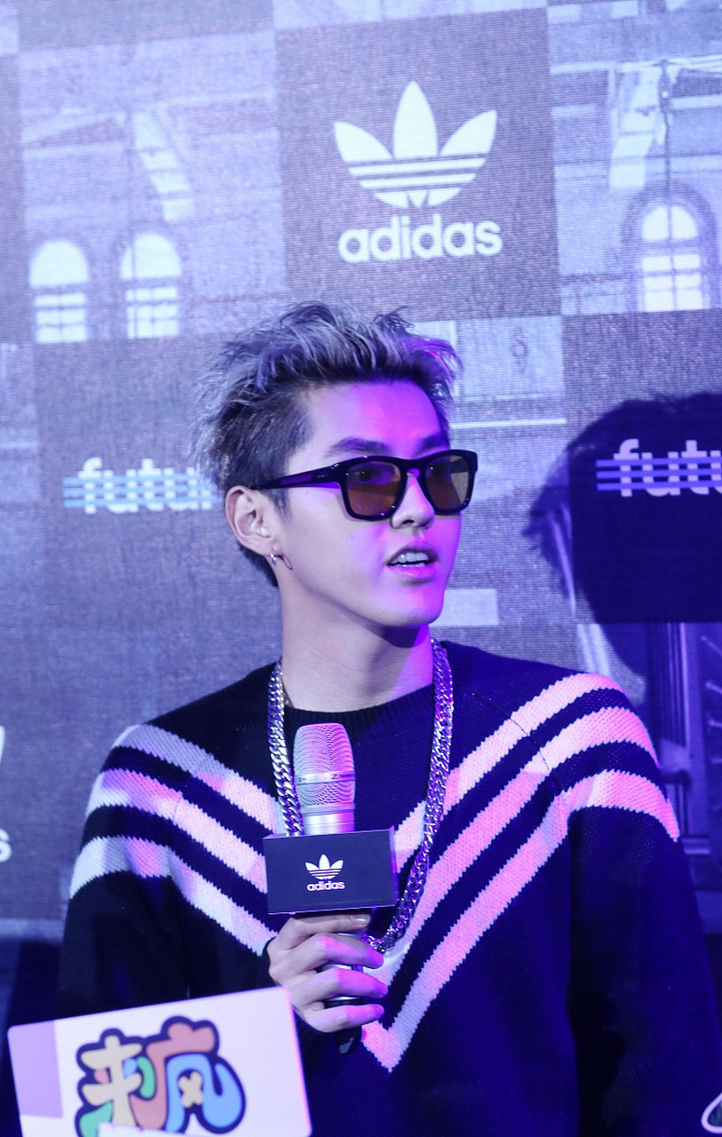 吴亦凡受害者都美竹的网络写手,发文章说自己做了很多错事,相信很多不