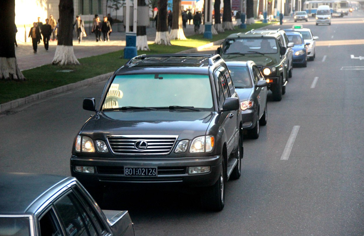 朝鲜视觉:平壤街头都有哪些豪车和老款旧车?