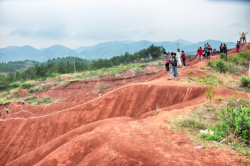 南雄红沙漠 位置:红沙漠就是广东南雄的红沙岭大塘镇红沙岭(下惠与