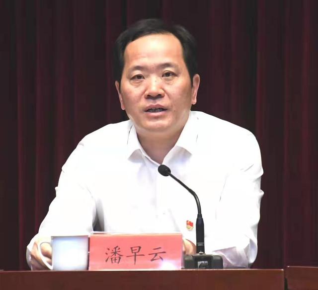 全市"一把手"培训,扬中市委书记潘早云用"五看怎么样"连续发问