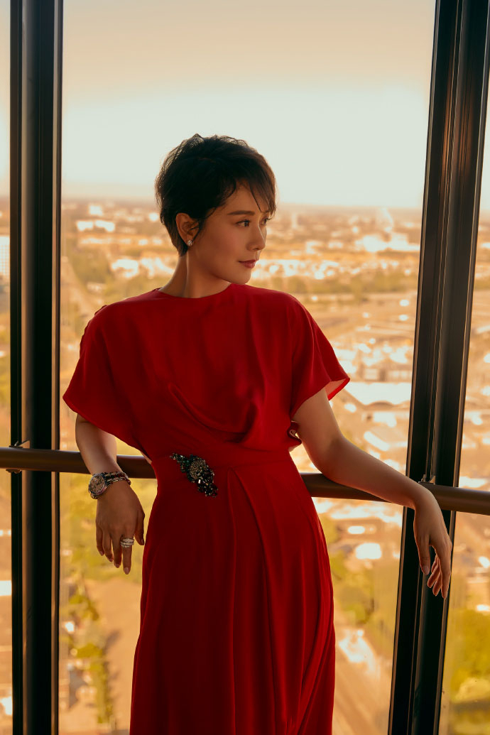 海清柔美性感写真,尽显魅惑身材