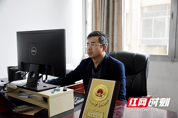 热议政府工作报告|欧爱民:发展更加公平更有质量的教育