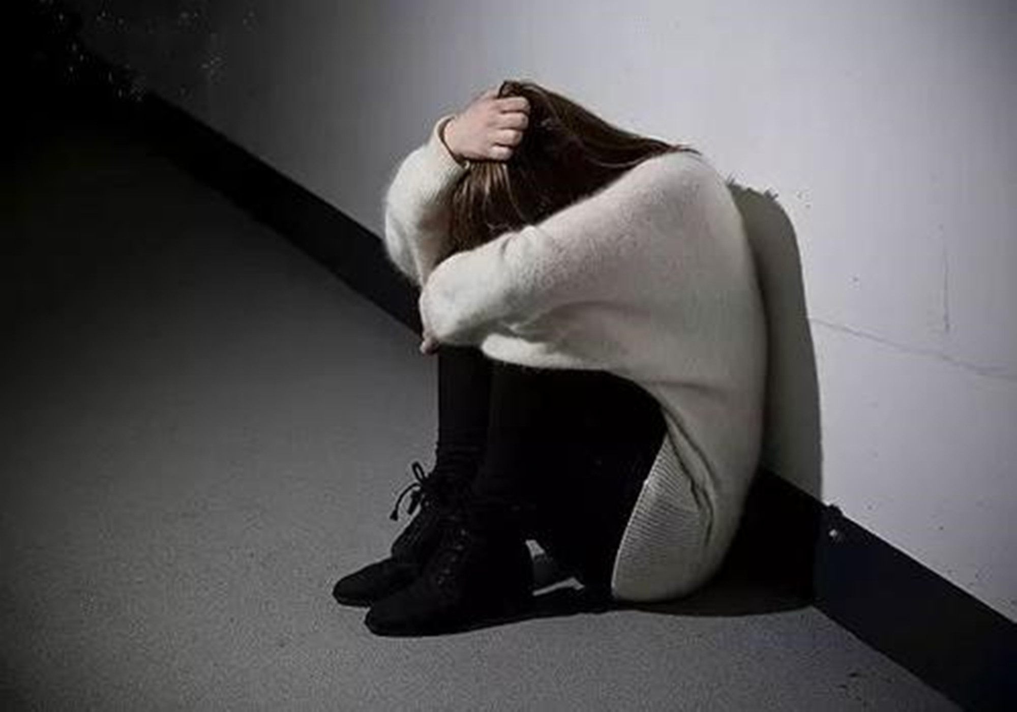 月子病仅是腰酸背痛?产后损伤承受不起,没人伺候的月子太糟心