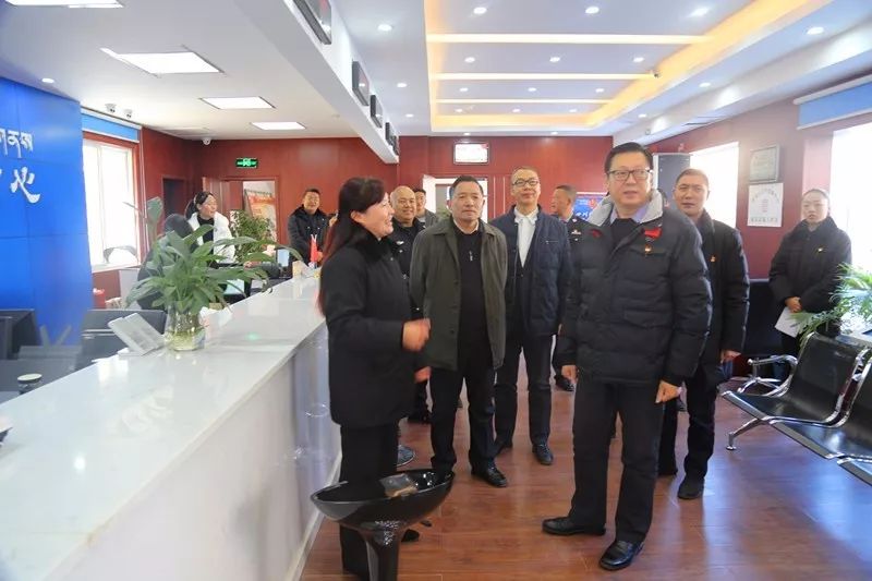 州委副书记,政法委书记罗振华一行莅临得荣法院调研指导工作