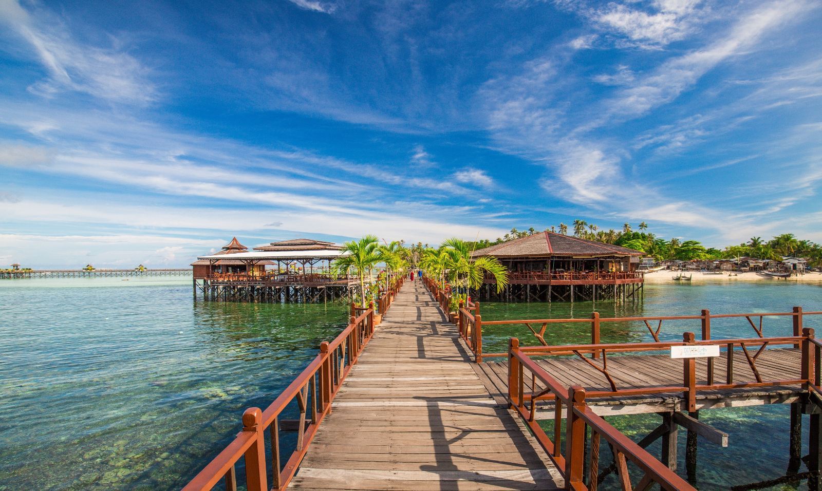 非常漂亮的一座小岛,马布岛坐落于西巴丹岛珊瑚礁石的西北处,是世界