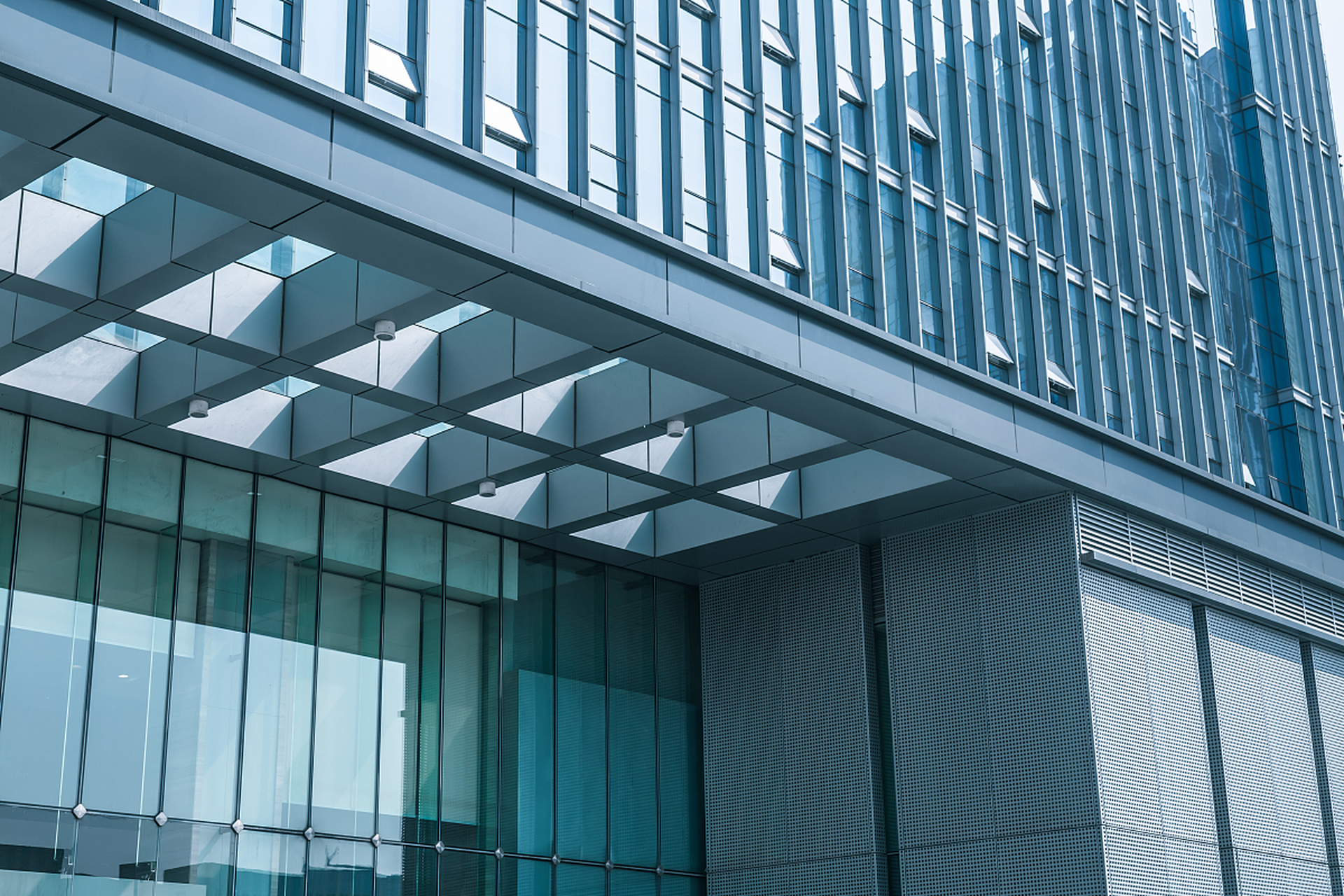 [原文:中国不锈钢幕墙市场竞争格.