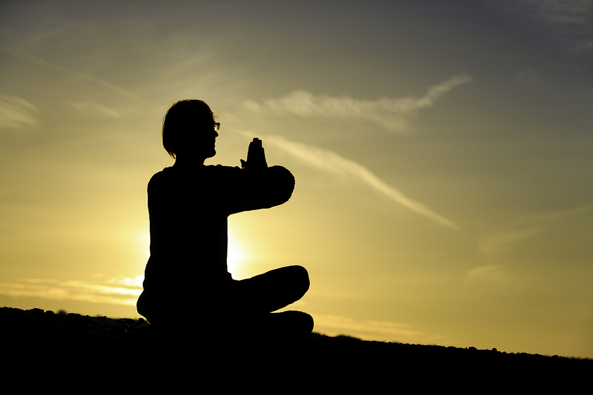 打坐是一种源远流长的健身方式,它不仅能让我们放松身心,还能提高身体